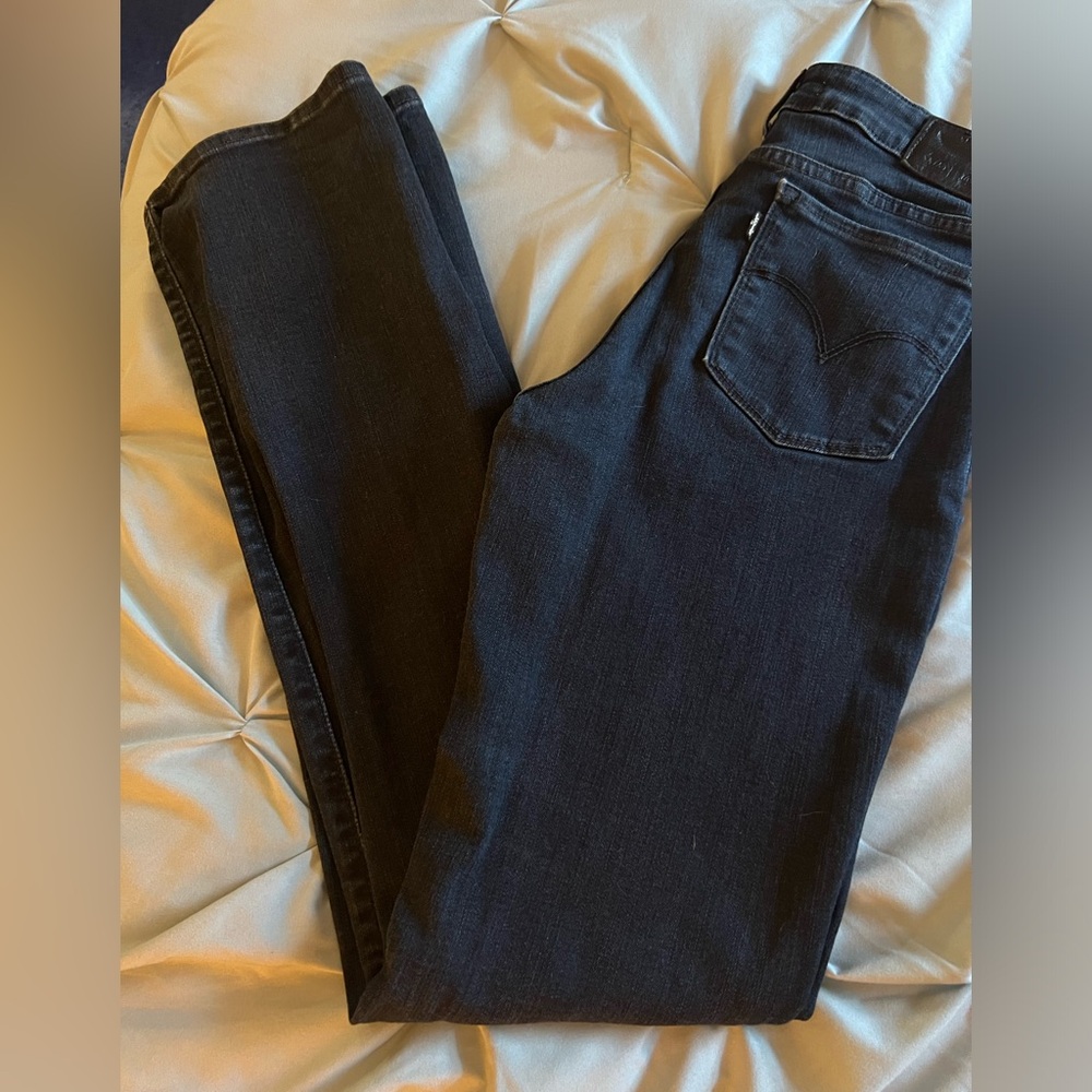 LEVI 714. straight leg Size 28